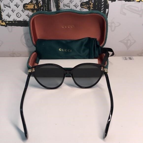 New Authentic Gucci Black Cat-Eye Sunglasses GG1011s 001 - Picture 12 of 13